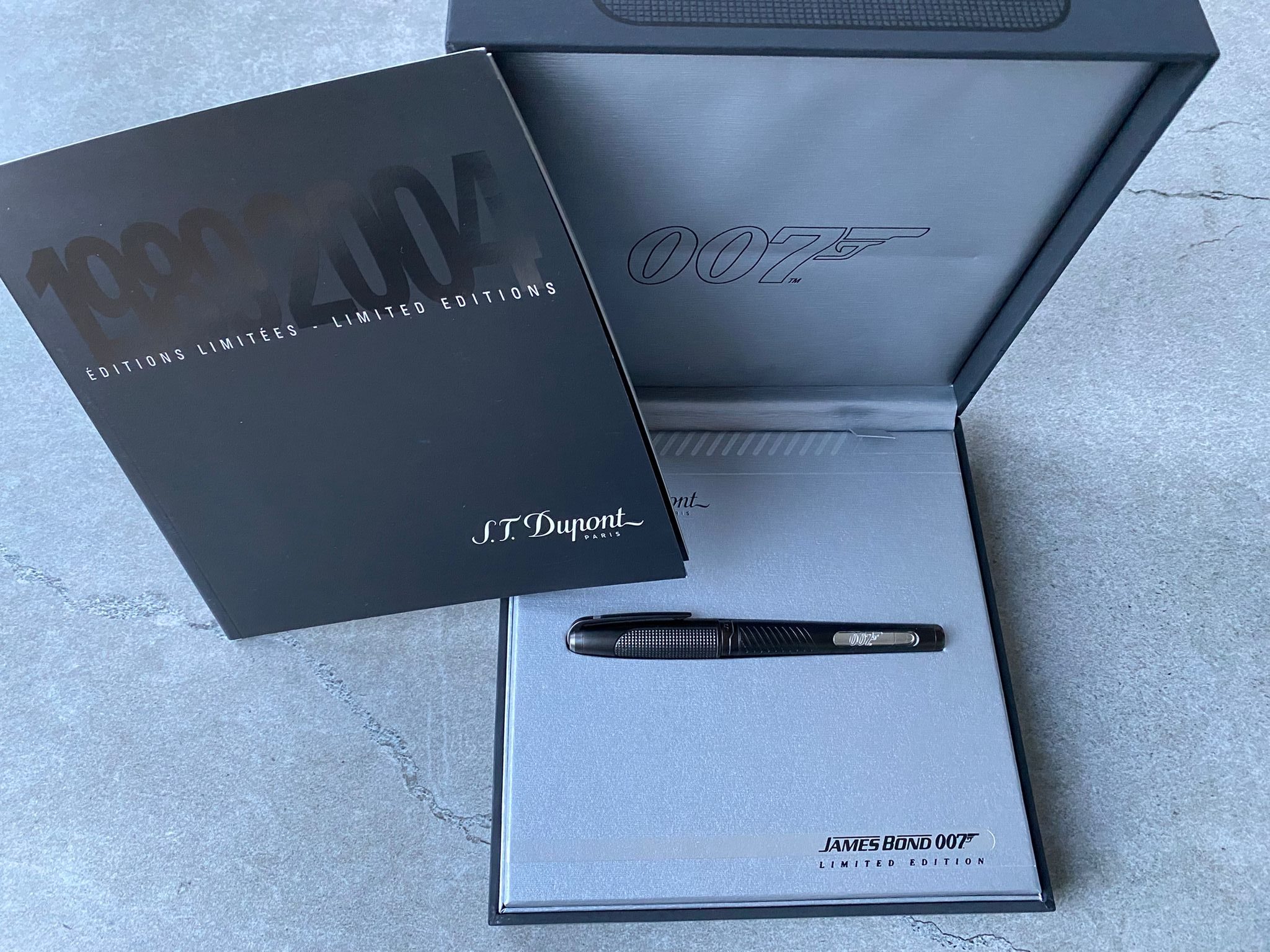 ST Dupont Limited Edition James Bond 007 Black Fountain Pen